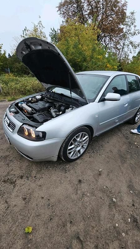 Silber Gebraucht 2002 Audi A3 Kleinwagen | 2.000 € (Guter Preis) - Bild 1/4