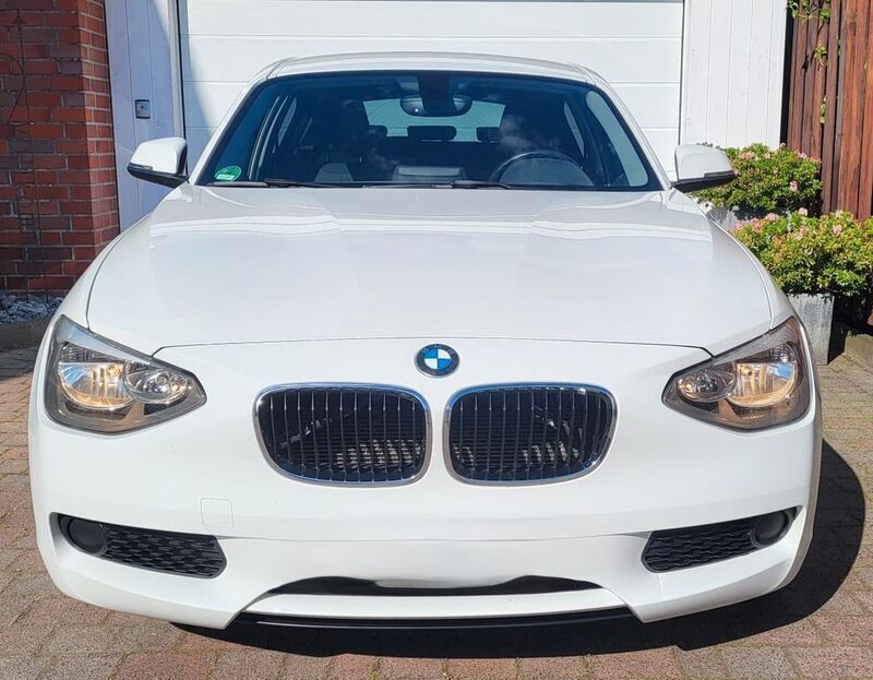 Weiß Gebraucht 2011 BMW 116 Kleinwagen | 6.200 € (Etwas zu teuer) - Bild 1/4
