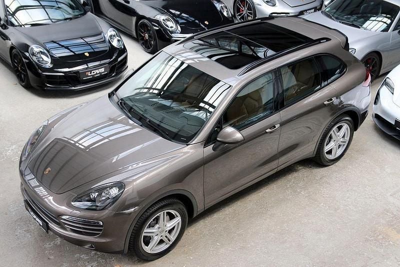 Braun Gebraucht 2012 Porsche Cayenne SUV | 24.490 € (Fairer Preis) - Bild 1/4