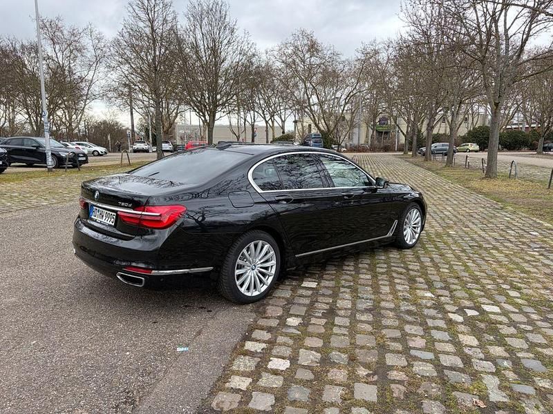 Gebraucht BMW 750 400 PS (294 kW) 2018 Schwarz Limousine