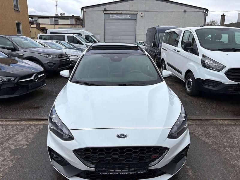 Gebraucht Ford Focus ST 190 PS (139 kW) 2022 Frostweiß Kombi