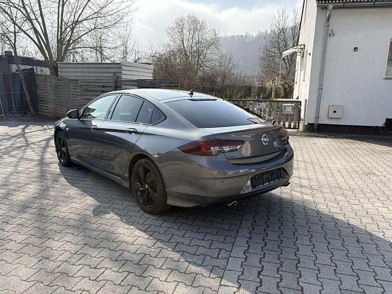 Gebraucht Opel Insignia Exklusiv 209 PS (153 kW) 2018 Grau Limousine