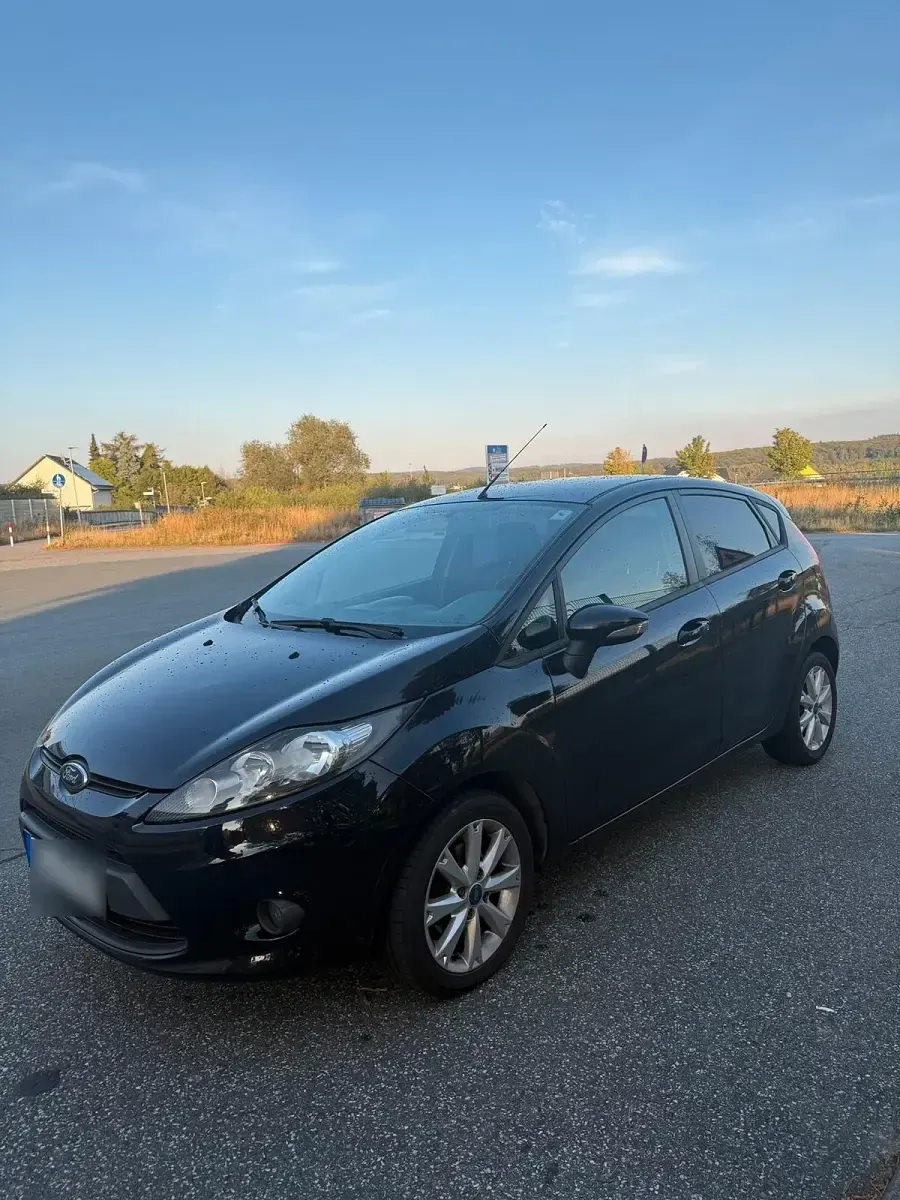 Gebraucht Ford Fiesta 82 PS (60 kW) 2011 Schwarz Limousine