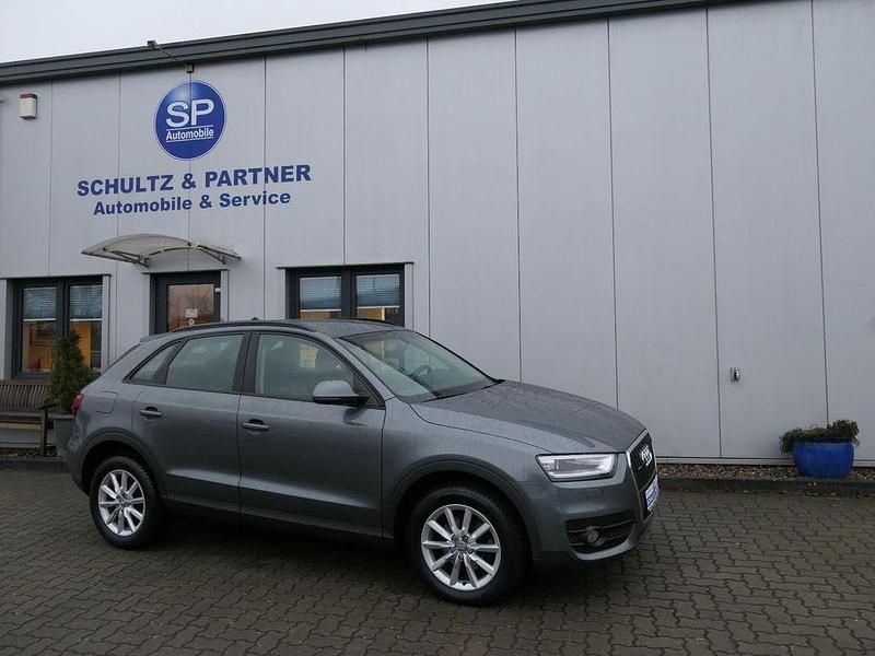 Grau Gebraucht 2013 Audi Q3 Comfort SUV | 13.890 € (Fairer Preis) - Bild 1/4