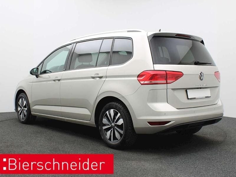 Gebraucht VW Touran S 150 PS (110 kW) 2024 Silber Van / Kleinbus