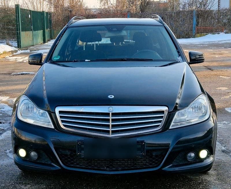 Gebraucht Mercedes C220 170 PS (125 kW) 2012 Schwarz Kombi