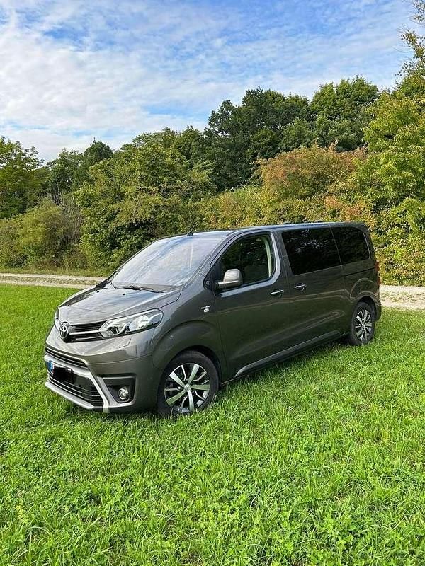 Gebraucht 2022 Toyota Proace Verso Team Kombi | 35.800 € (Fairer Preis) - Bild 1/4