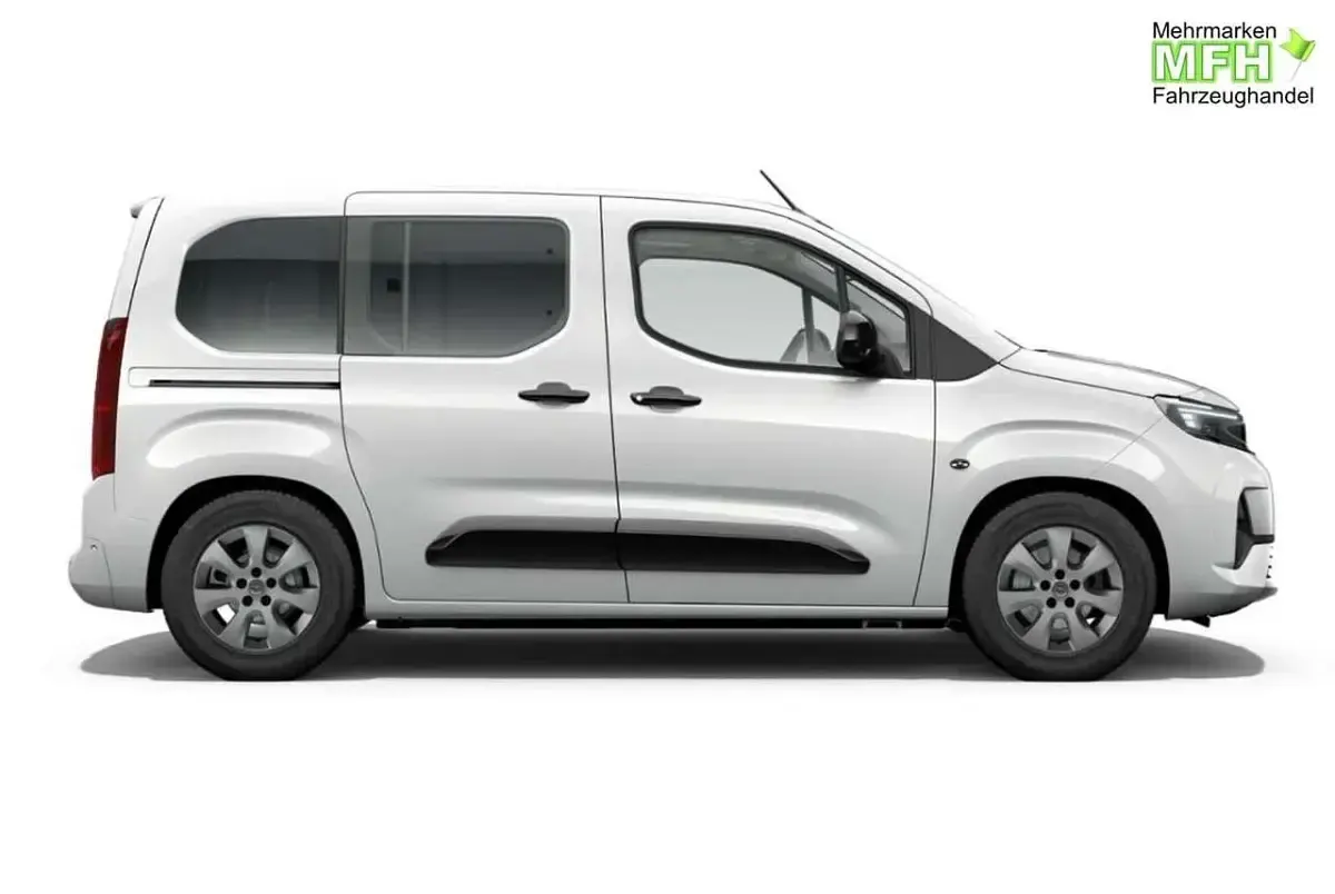 Nowe Opel Combo 131 KM (96 kW) 2026 Biały Minivan