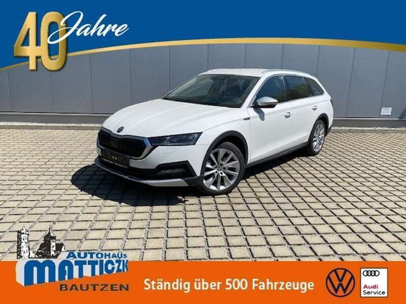 Candyweiß Gebraucht 2022 Skoda Octavia Comfort Kombi | 24.439 € (Teuer) - Bild 1/4