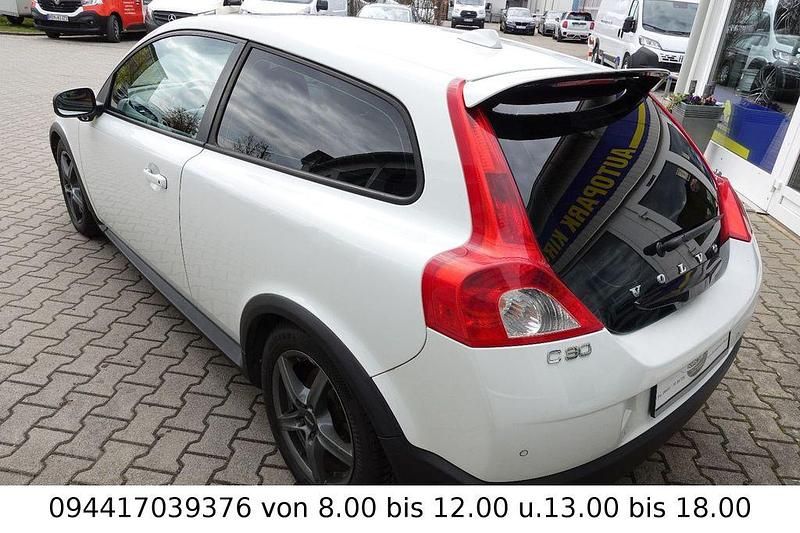 Gebraucht Volvo C30 Kinetic 215 PS (158 kW) 2009 Weiß Kleinwagen