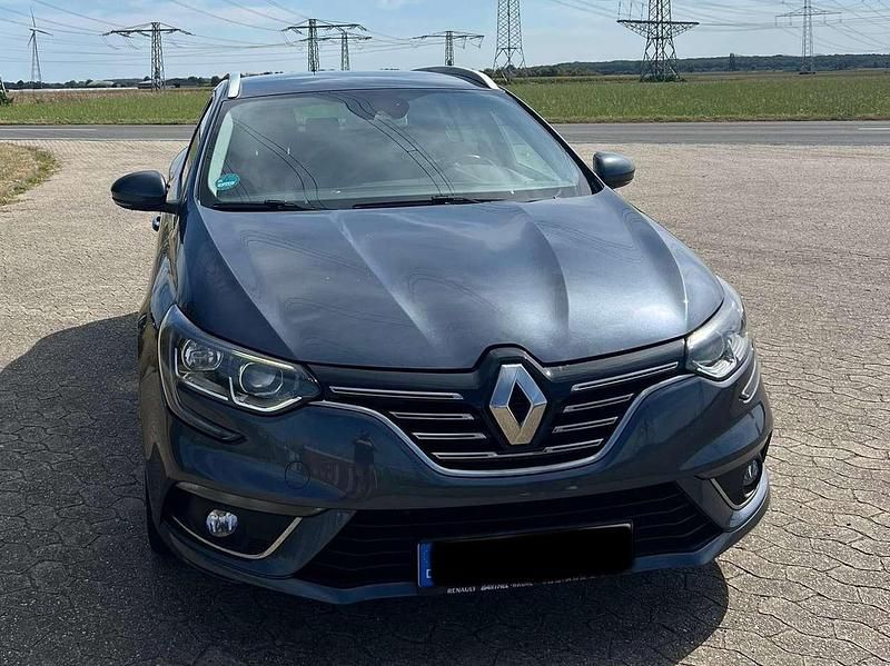 Grau Gebraucht 2018 Renault Mégane GrandTour Bose Edition Kombi | 16.999 € (Teuer) - Bild 1/4
