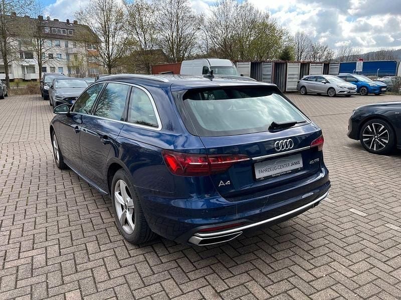 Gebraucht Audi A4 Advanced 204 PS (150 kW) 2023 Blau Kombi
