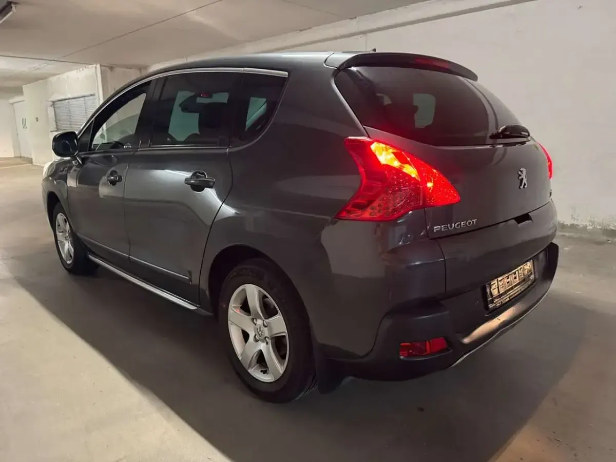 Gebraucht Peugeot 3008 Platinum 156 PS (114 kW) 2012 Gris shark Kombi