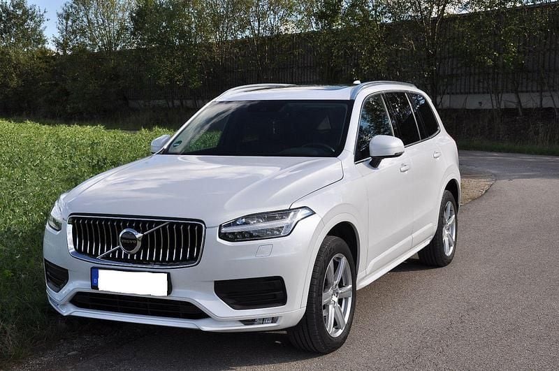 Weiß Gebraucht 2020 Volvo XC90 Momentum SUV | 49.500 € (Etwas zu teuer) - Bild 1/4
