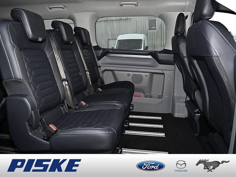 Neu Ford Tourneo Titanium 150 PS (110 kW) 2026 Grey matter Van / Kleinbus
