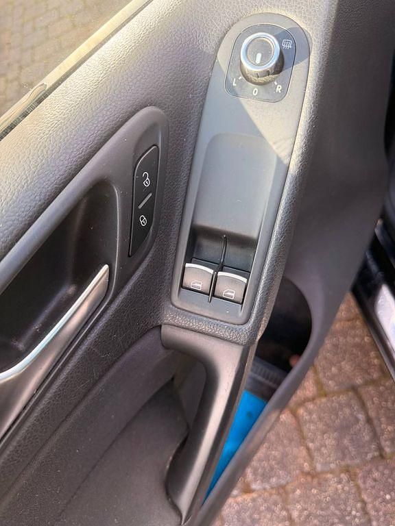 Gebraucht VW Golf VII Trendline 105 PS (77 kW) 2012 Schwarz Limousine