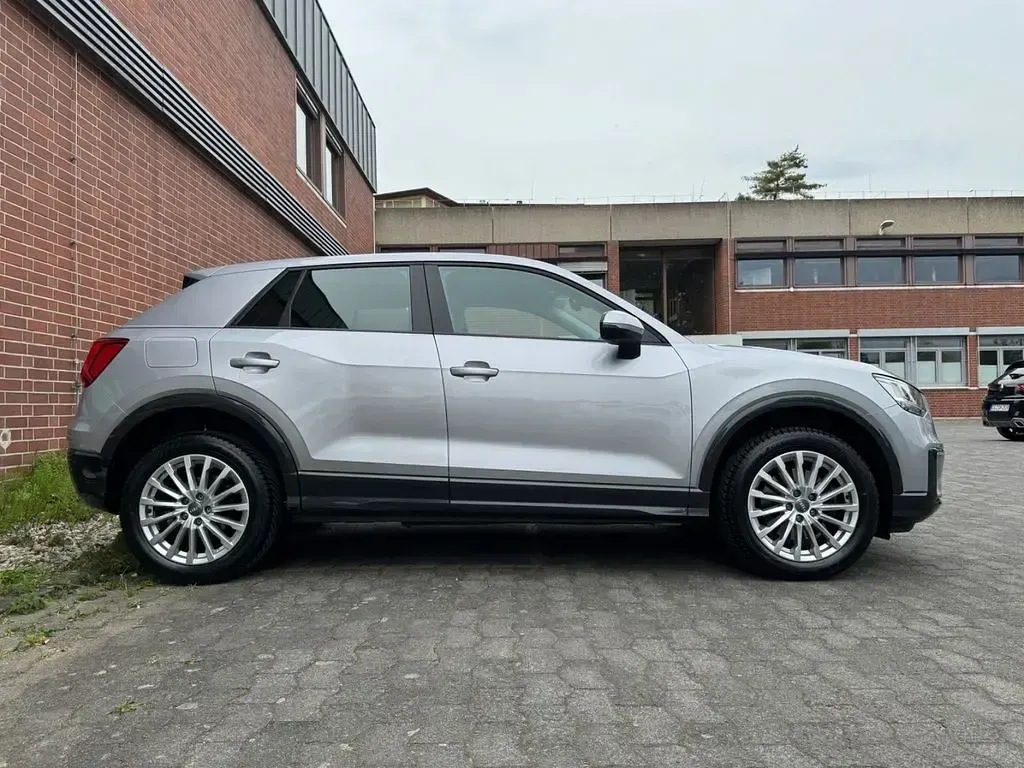 Używany Audi Q2 Design 150 KM (110 kW) 2017 Srebrny SUV