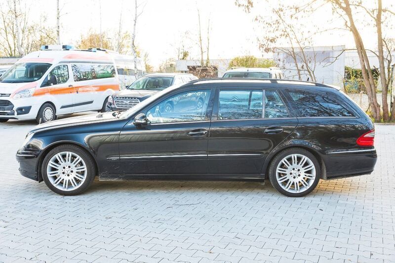 Schwarz Gebraucht 2006 Mercedes E350 Avantgarde Kombi | 2.300 € (Superpreis) - Bild 1/4