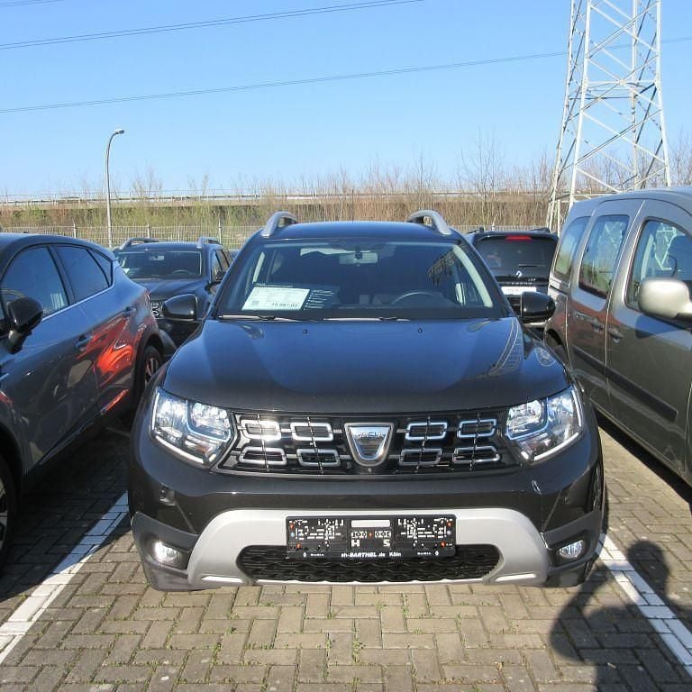 Schwarz Gebraucht 2021 Dacia Duster Celebration SUV | 14.987 € (Fairer Preis) - Bild 1/4