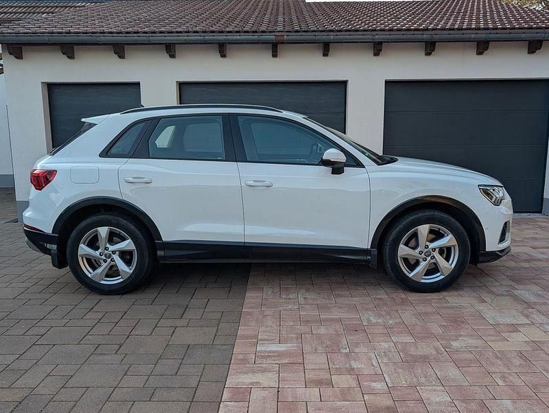 Gebraucht Audi Q3 Ambiente 150 PS (110 kW) 2019 Weiß SUV