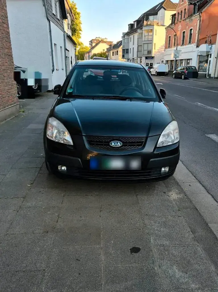 Gebraucht Kia Rio 112 PS (82 kW) 2006 Schwarz Limousine