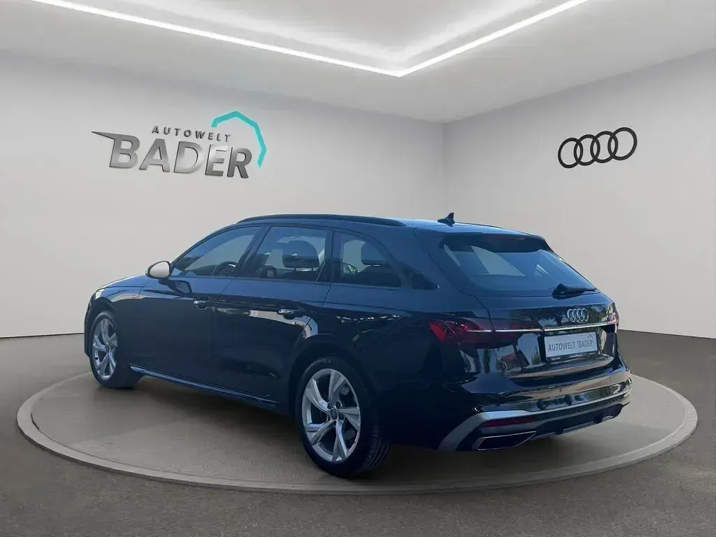 Gebraucht Audi A4 S-Line 163 PS (119 kW) 2023 Mythosschwarz metallic Kombi