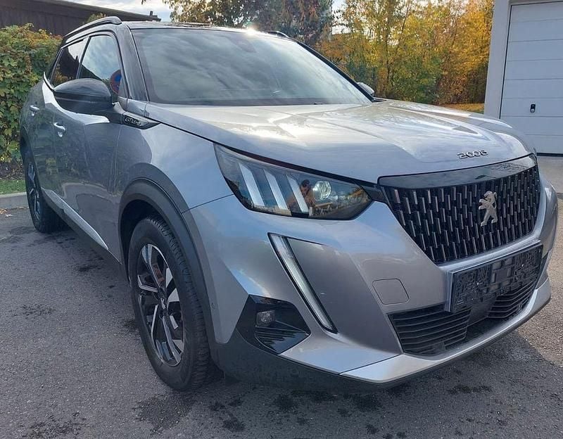 Grau Gebraucht 2021 Peugeot 2008 GT-line SUV | 17.900 € (Fairer Preis) - Bild 1/4