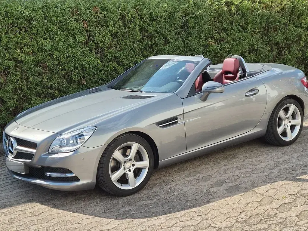 Gebraucht Mercedes SLK250 204 PS (150 kW) 2011 Silber Cabrio