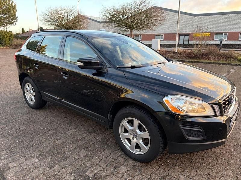 Gebraucht Volvo XC60 Kinetic 163 PS (119 kW) 2012 Schwarz SUV