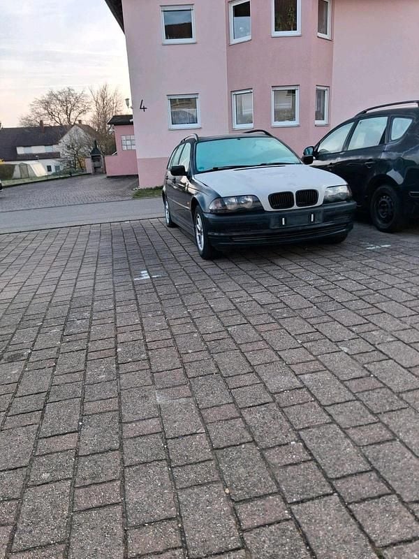Second-hand BMW 318 150 CP (110 kW) 2000 Negru Break