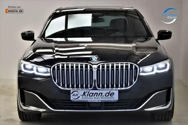 Second-hand BMW 730 Basis 265 CP (194 kW) 2020 Negru Berlinǎ
