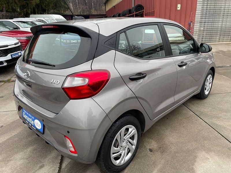 Gebraucht Hyundai i10 Select 67 PS (49 kW) 2022 Grau Kleinwagen