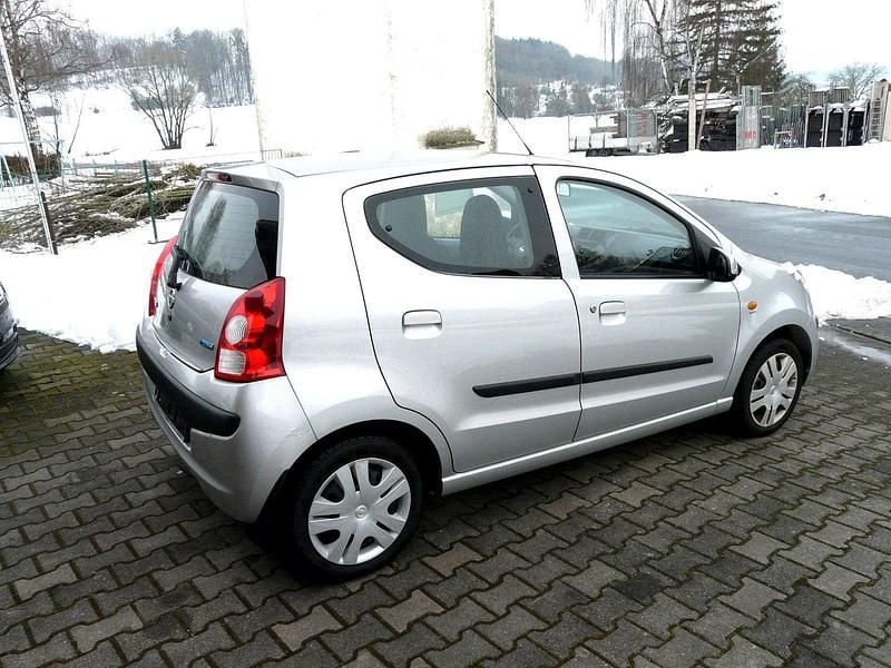 Gebraucht Nissan Pixo Acenta 68 PS (50 kW) 2011 Silver (m) Kleinwagen