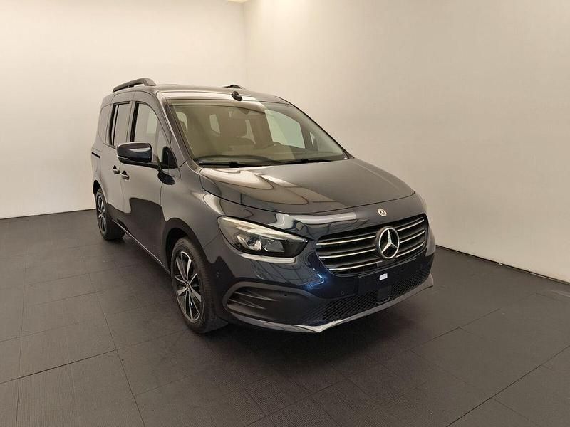 Gebraucht Mercedes T180 Progressive 116 PS (85 kW) 2025 Blau Van / Kleinbus
