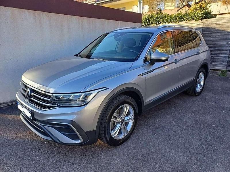 Silber Gebraucht 2021 VW Tiguan Allspace Life SUV | 32.000 € (Etwas zu teuer) - Bild 1/4
