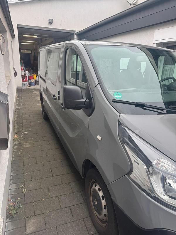 Gebraucht Renault Trafic 2017 Grau Van / Kleinbus