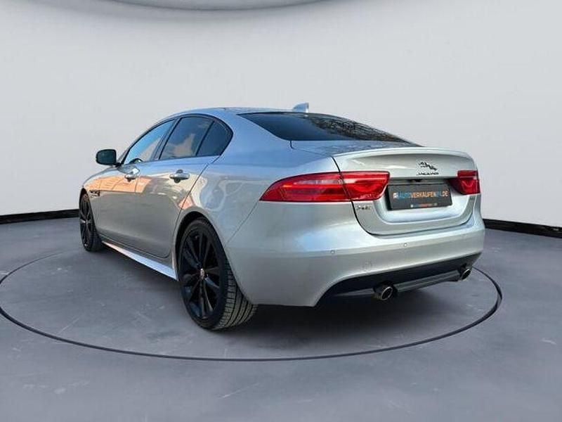 Gebraucht Jaguar XE R-Sport 200 PS (147 kW) 2019 Silber Limousine