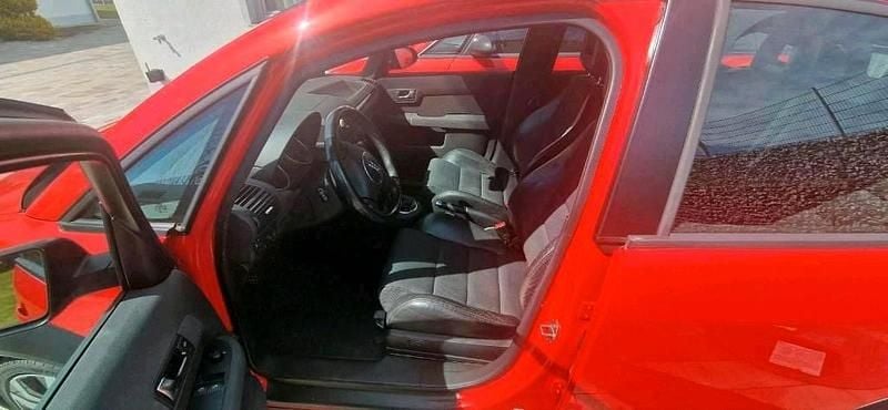Second-hand Audi A2 S-line plus 75 CP (55 kW) 2004 Roșu Hatchback