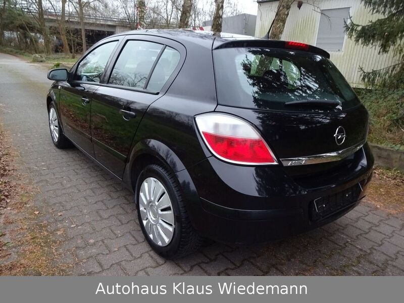 Gebraucht Opel Astra 105 PS (77 kW) 2006 Schwarz Limousine