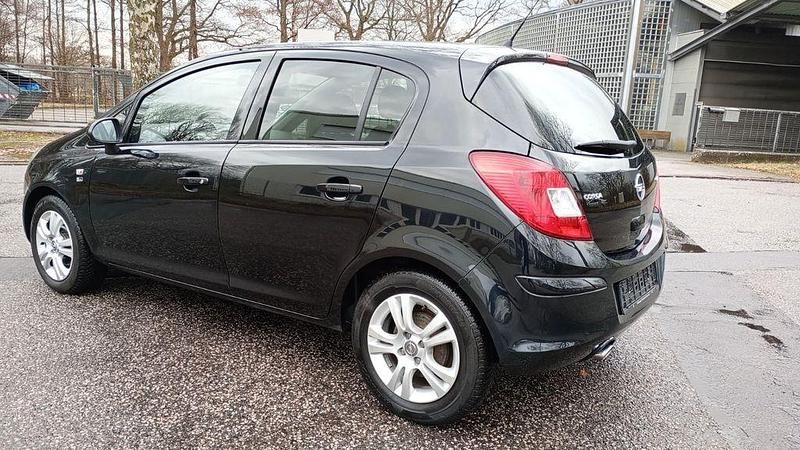 Gebraucht Opel Corsa Edition 69 PS (50 kW) 2012 Schwarz Kleinwagen