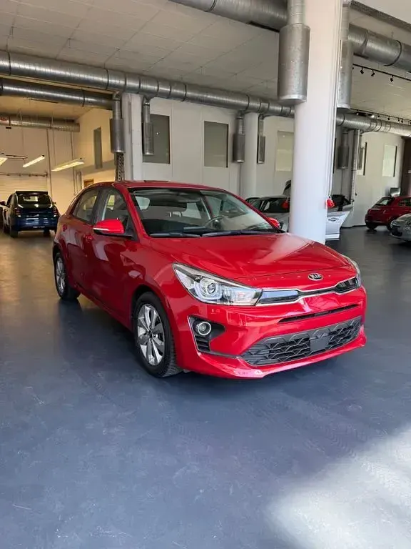 Gebraucht Kia Rio Vision 101 PS (74 kW) 2022 Rot Limousine