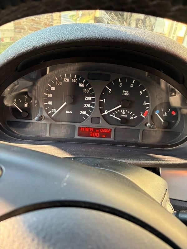 Second-hand BMW 318 Performance 143 CP (105 kW) 2005 Albastru Break