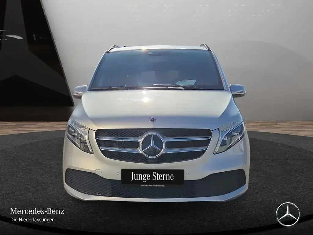 Gebraucht Mercedes V220 Edition 163 PS (119 kW) 2021 Silber Van / Kleinbus