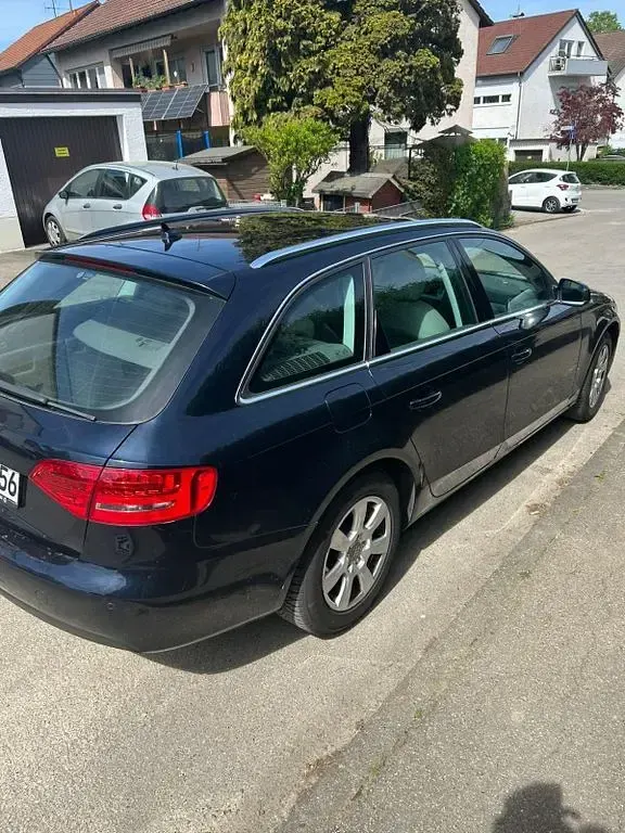 Gebraucht Audi A4 143 PS (105 kW) 2010 Blau Limousine