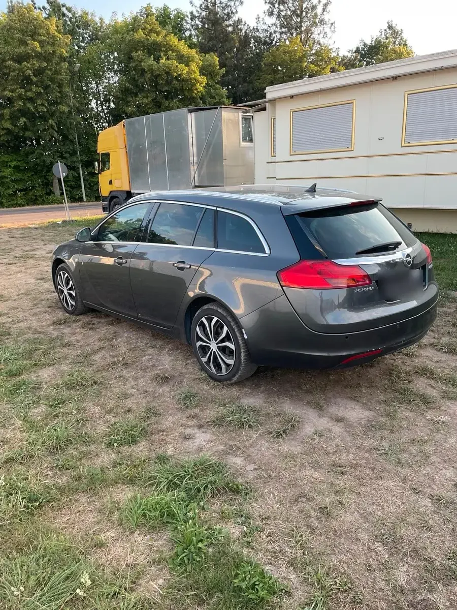 Gebraucht Opel Insignia 163 PS (119 kW) 2009 Grau Kombi