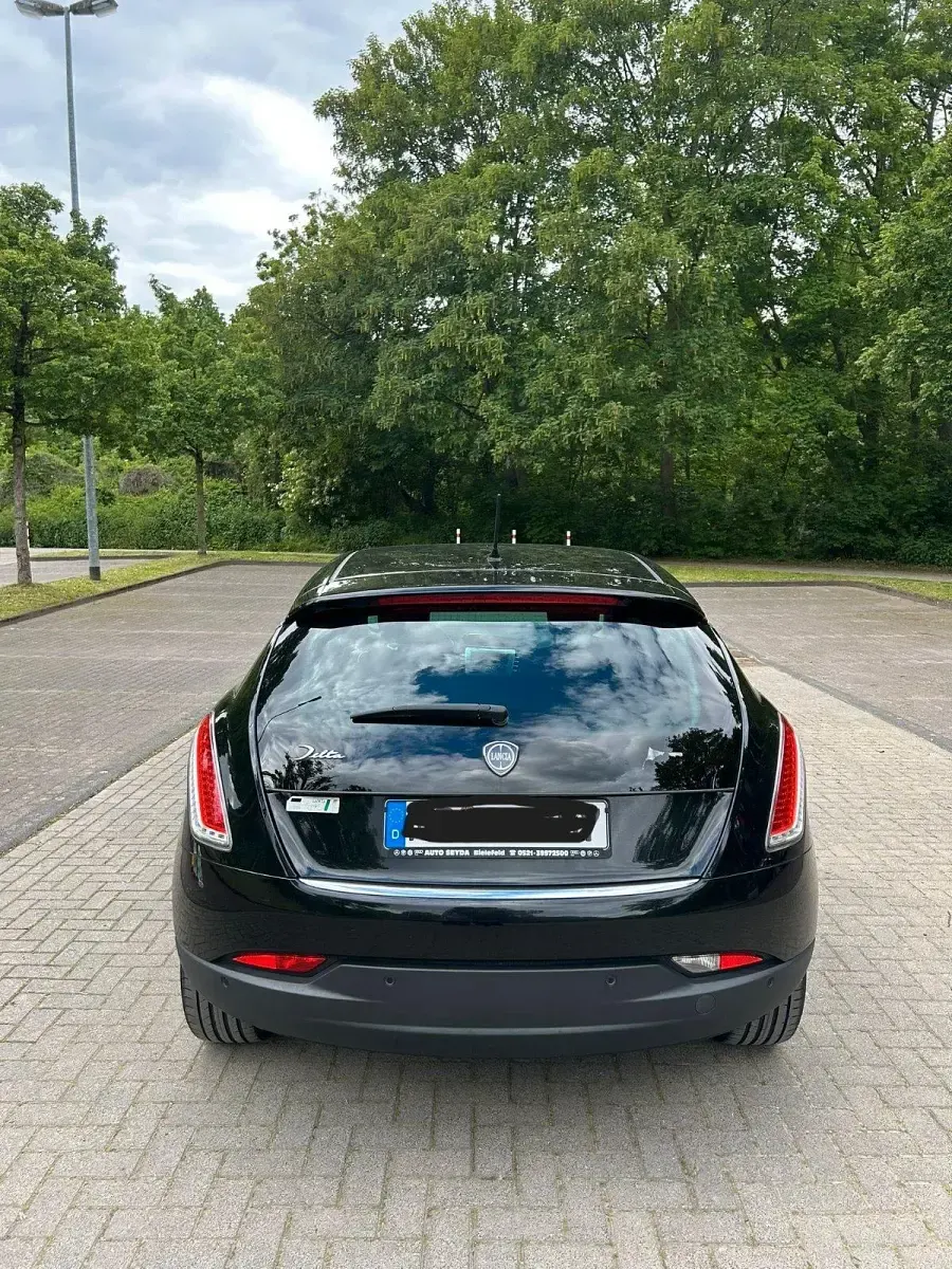 Usata Lancia Delta 150 CV (110 kW) 2008 Nero Utilitaria