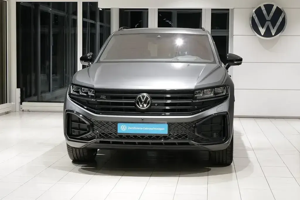 Gebraucht VW Touareg R-line 210 PS (154 kW) 2025 Grau SUV