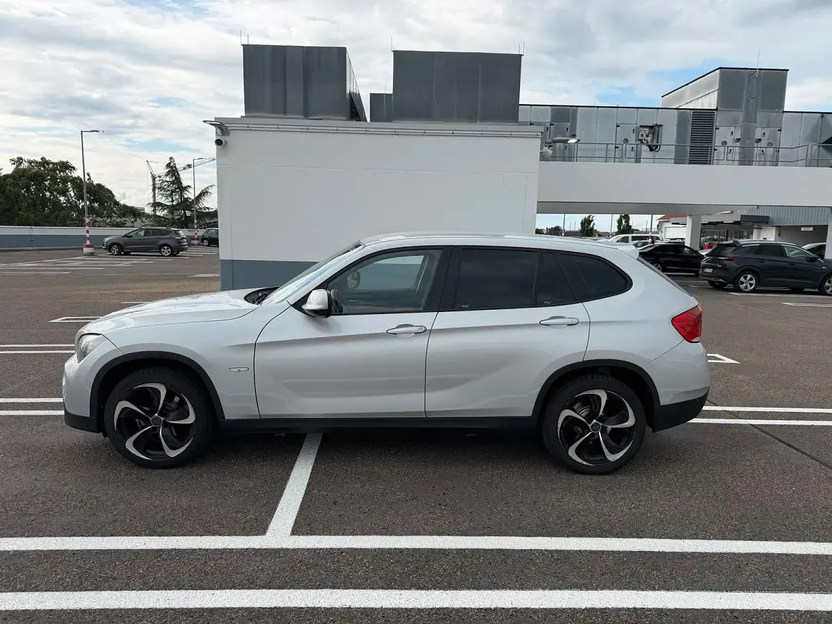 Gebraucht BMW X1 143 PS (105 kW) 2011 Grau SUV