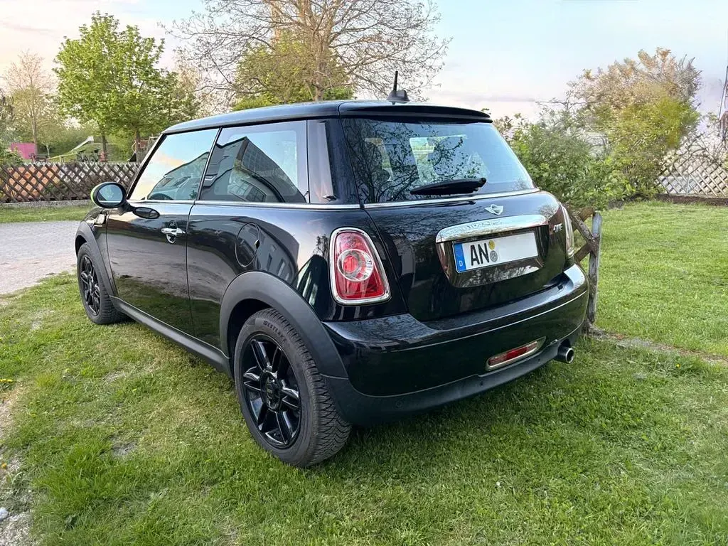 Używany Mini ONE 98 KM (72 kW) 2014 Czarny Hatchback