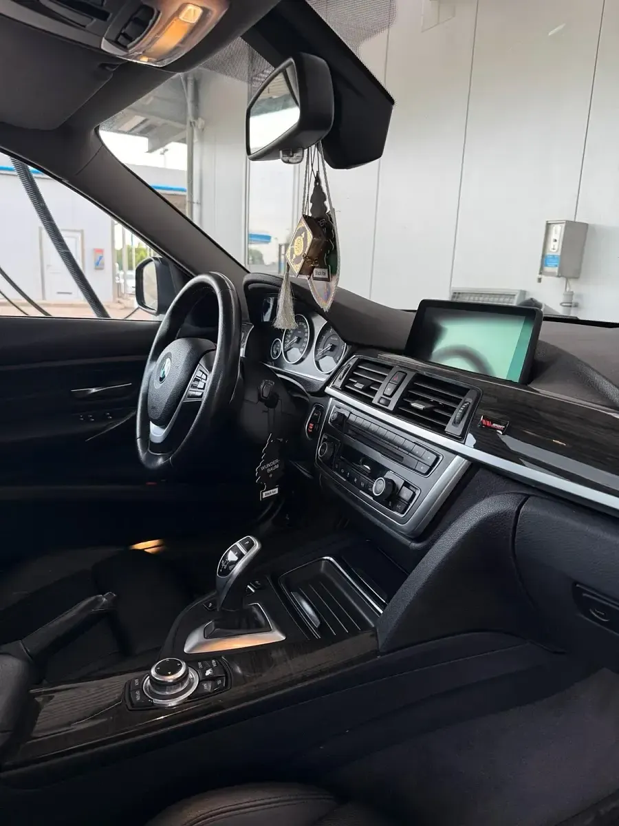 Gebraucht BMW 330 258 PS (189 kW) 2012 Blau Kombi